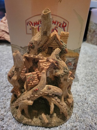 1983 David Winter "Woodcutters Cottage" - Picture 1 of 4