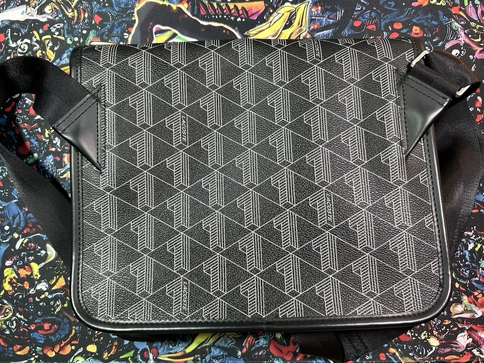 Bolso Bandolera Gris Auténtico Monograma Cintura Lacoste Para Hombre  Foto 2 de 4