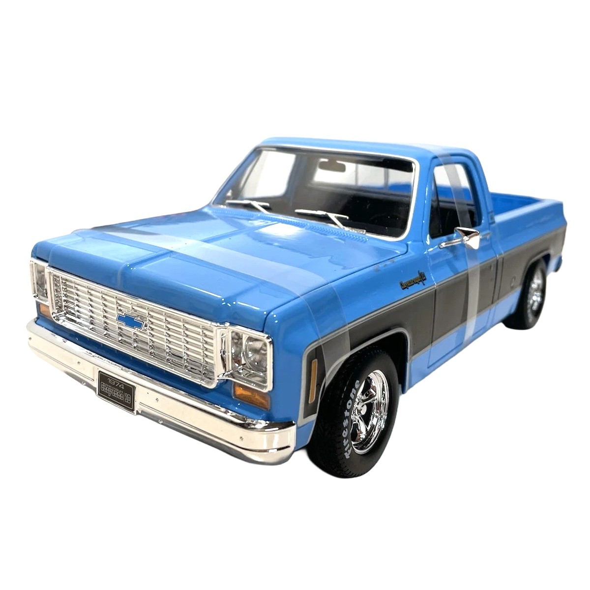 Maisto 1974 Chevrolet C10 Cheyenne Super Pickup Truck Model