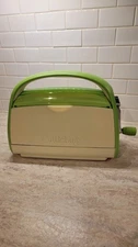 Cuttlebug Manual Die Cutting And Embossing Machine W/Suction Base Clean