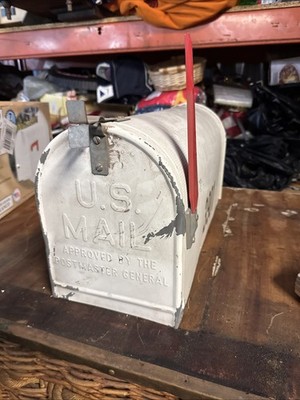 US MAIL BOX APPROVED BY THE POSTMASTER GENERAL