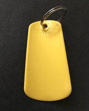 Vintage Keychain TUPPERWARE SHOE HORN Yellow Key Fob Split Ring 1225-7