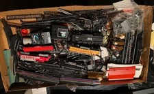 VINTAGE MIXED TRAIN SETS TRAIN TUNNEL