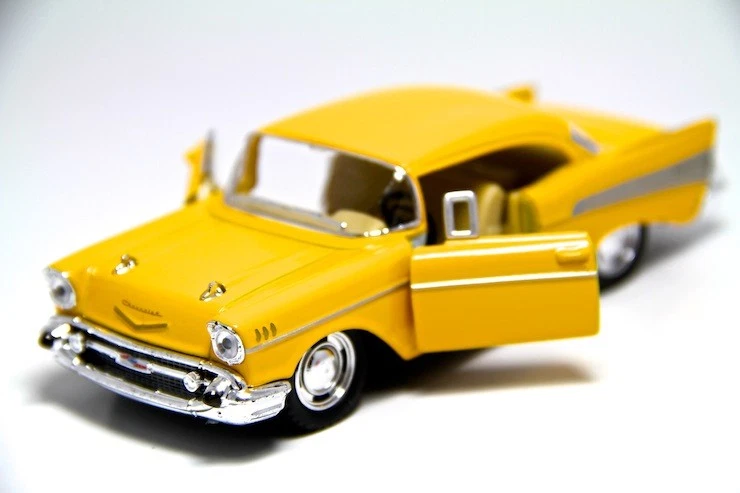 New 5" Kinsmart 1957 Chevrolet Bel Air Diecast Model Toy Car 1:40 Chevy Yellow - Image 4 of 4
