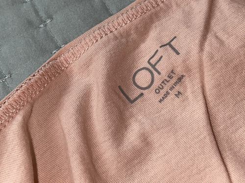 LOFT OUTLET   M   SS    WOMEN'S  PEACH   BLOUSE  with PEARLS   PRE-OWNED - Picture 2 of 9