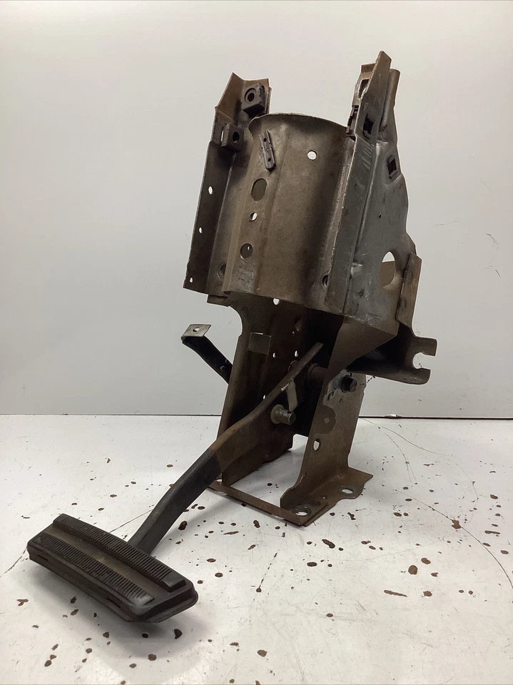 Ford Lincoln Mark V 1977 1978 1979 montaje de pedal de freno Foto 4 de 4