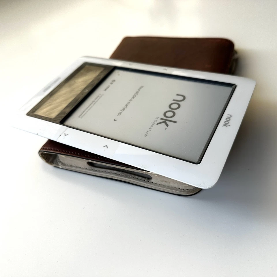 Barnes & Noble  3G Wi‑Fi Nook E‑Book Reader - Working but Needs New Battery - Image 4 of 4