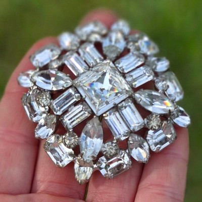 Vintage Kramer of New York Rhinestone Brooch Glamorous large Crystal Pin MCM 2''