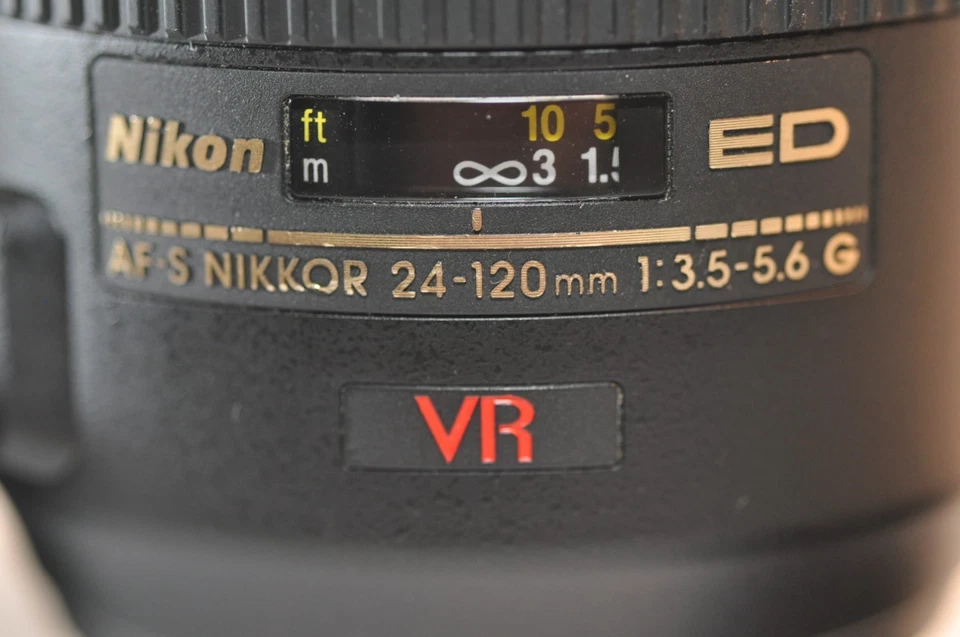 Lente Nikon ED AF-S Nikkor 24-120 mm f/3,5-5,6 G VR FX HB-25 para F100 D850 D780 Z7 Foto 2 de 4