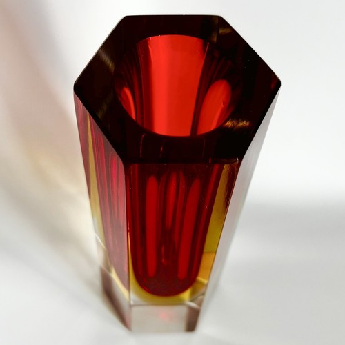 Vintage Italian Murano Faceted Sommerso vase, hexagonal 5 3/4 Inches Tall - Picture 2 of 4