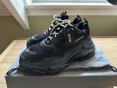 Balenciaga Triple s Clear sole Black