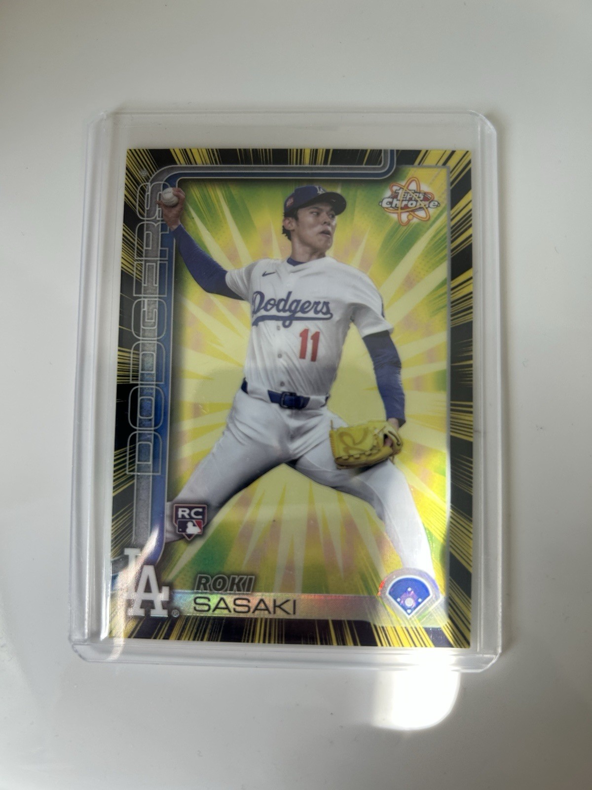 2025 Topps Chrome Roki Sasaki Radiating Rookies RR-20 Rookie Los Angeles Dodgers