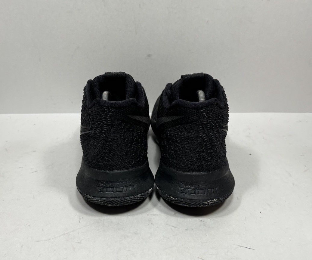 秀*様 Nike Kyrie3 marble BLACK The Nike Kyrie 3 Gets a Marble Finish