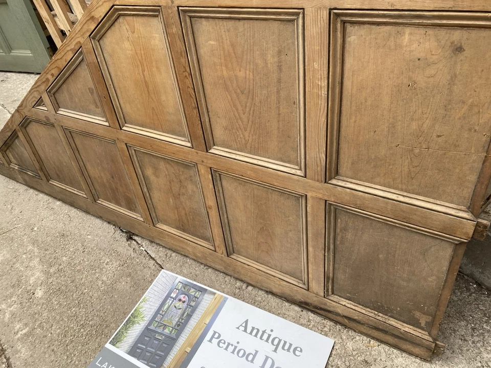 PAINÉIS DE PAREDE ANTIGOS DE PINHO / Escada, CASTELO GÓTICO / CASA SENHORIAL - RECUPERADO - Imagem 2 de 4