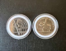 2015 battle of waterloo 5 pound coin & 2001 victoria 5 pound coins bunc x 2