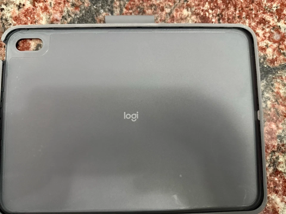 Funda con teclado táctil Logitech Combo para Apple iPad 10ª generación Foto 3 de 4