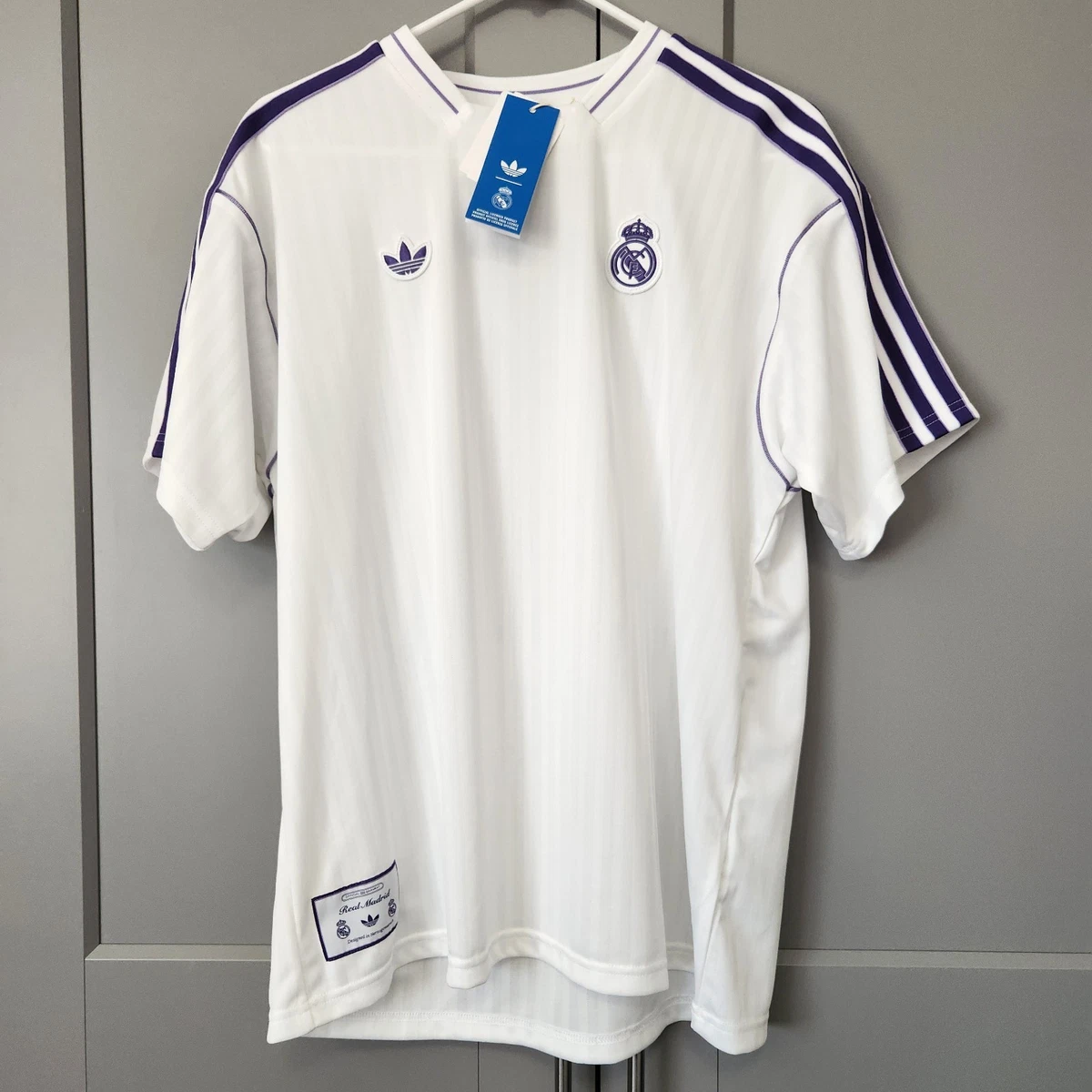 Preços baixos em Real Madrid Unissex Adulto Camisas de futebol da