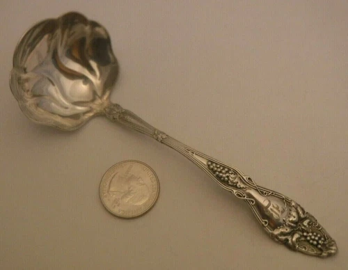 International Sterling Silver CLOETA 5 5/8" CREAM SAUCE GRAVY Ladle Grape GRAPES
