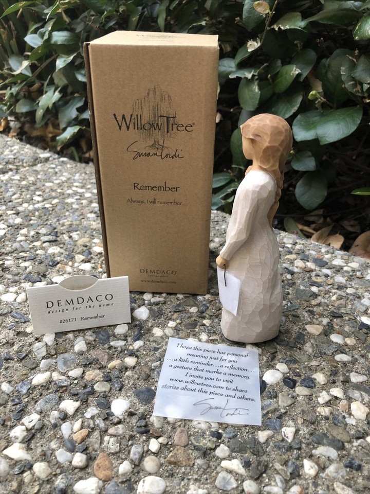 Willow Tree Figurine 26171 “Remember” Girl With Wire Flower Susan