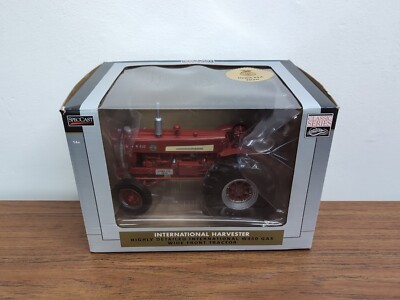 1/16 Spec Cast INTERNATIONAL HARVESTER W450 Tractor Iowa FFA 2020 Damaged 