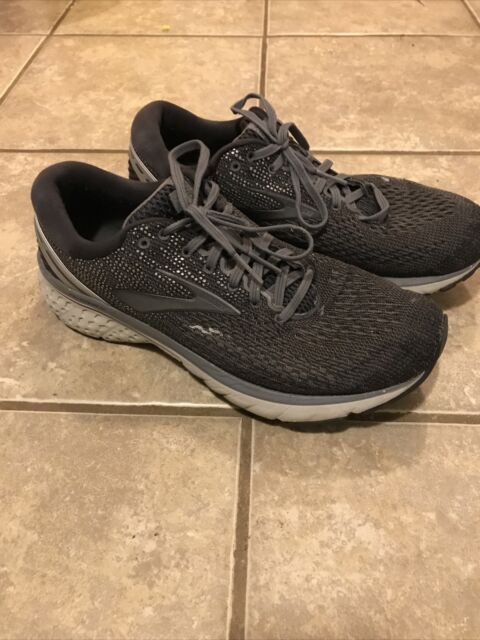 brooks ghost mens size 11