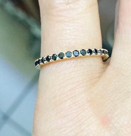 14k Solid Yellow Gold Band Ring With Natural Round Black Color Sapphires  5Size