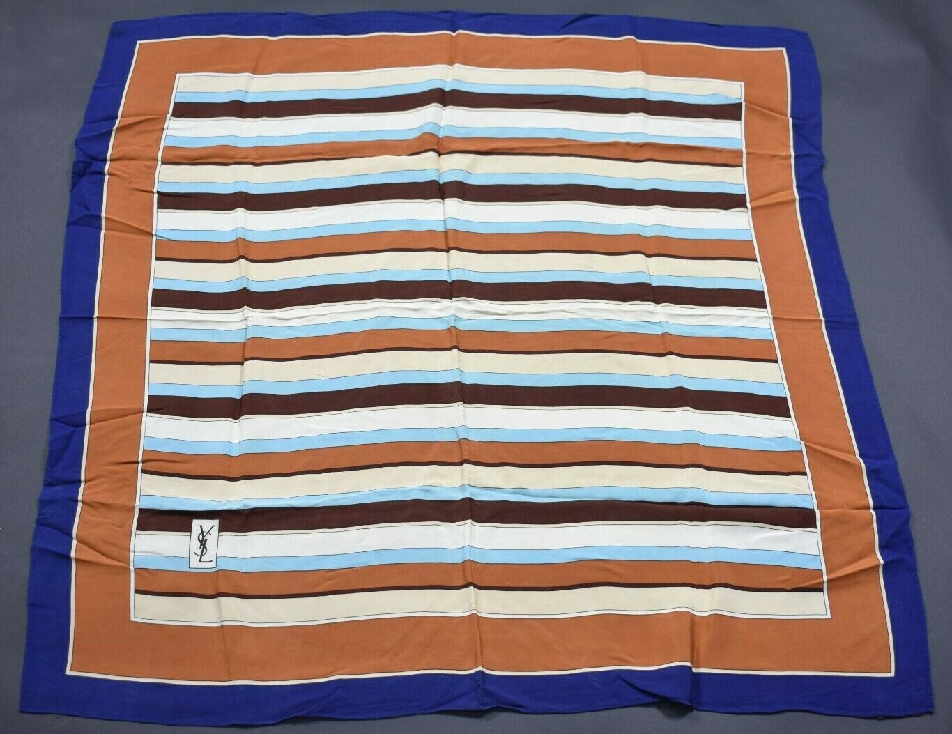 Carré de soie Foulards Yves Saint Laurent