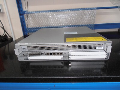 Cisco ASR1002 V06 Aggregated Service Router ASR1000-ESP5 2 x Netzteil