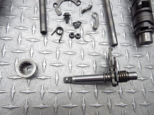 2008 08-12 Suzuki Hayabusa Busa GSXR1300 Transmission Gearbox Gear Shaft Fork - Picture 8 of 23