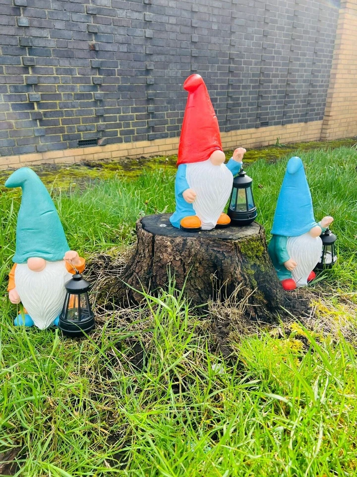 Gonk Gnome Solar Lantern Home Garden Decoration Statue Ornaments Novelty Gift - Image 2 of 2