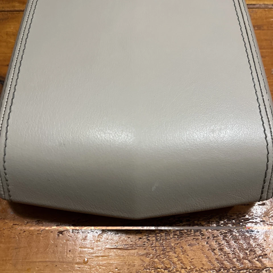 💎 Cadillac CTS 2008-2013 beige consola central cuero reposabrazos tapa conjunto bronceado Foto 2 de 4