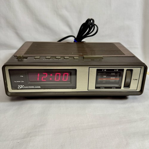 Vintage Sears Model 564.23152350 AM FM Electronic Clock Radio Alarm TESTED RARE - Picture 1 of 11