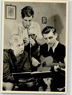 39890357 - Kinder Gitarre Floete Faehrmann-Fotokarten FK 902 Musik