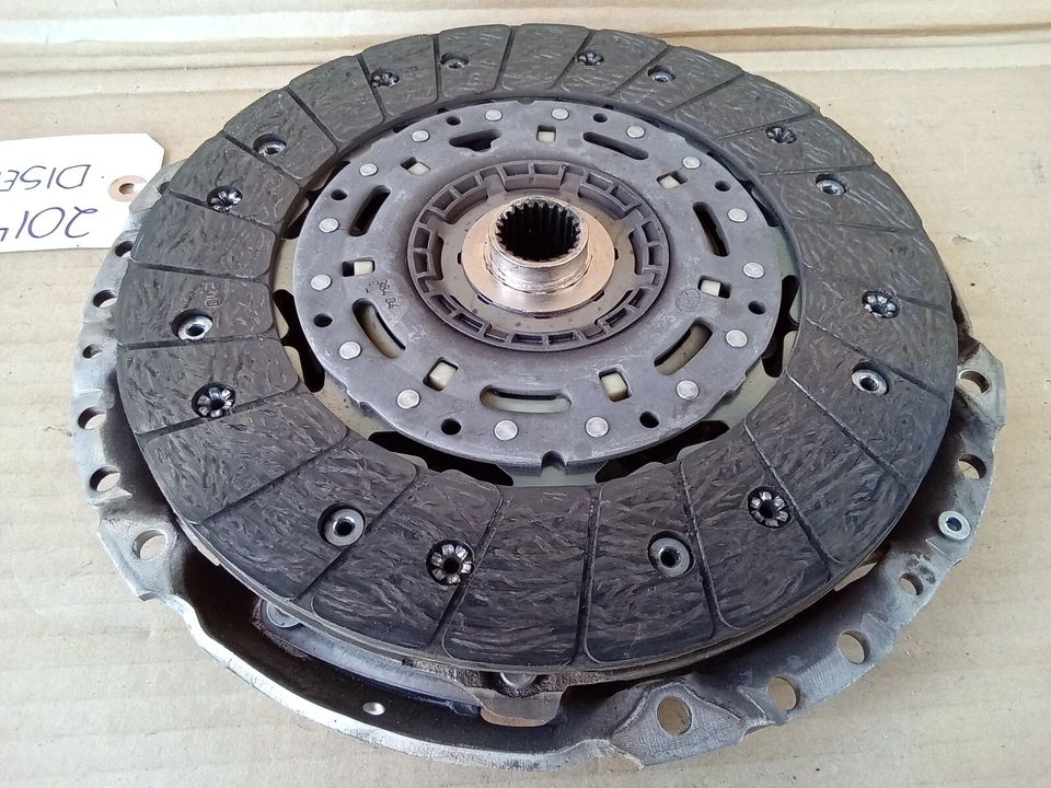 2011 2012 2013 2014 2015 VOLKSWAGEN GOLF L4 2.0L CLUTCH PRESSURE PLATE AND DISC - Image 3 of 4