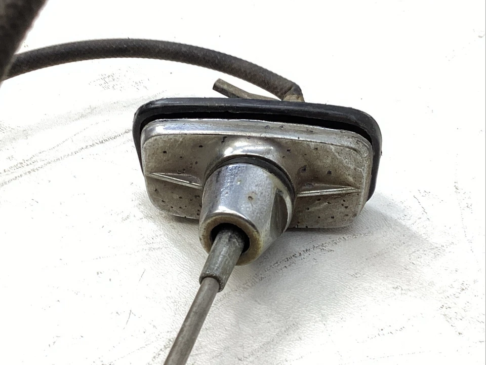 ANTENA DE RADIO DE MONTAJE EN 4 ORIFICIOS FORD MUSTANG MERCURY COUGAR 1969-1970 OEM Foto 3 de 4