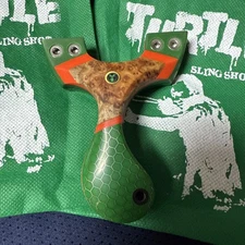 Turtle Slingshot 90mm Lexotan left hand hold 