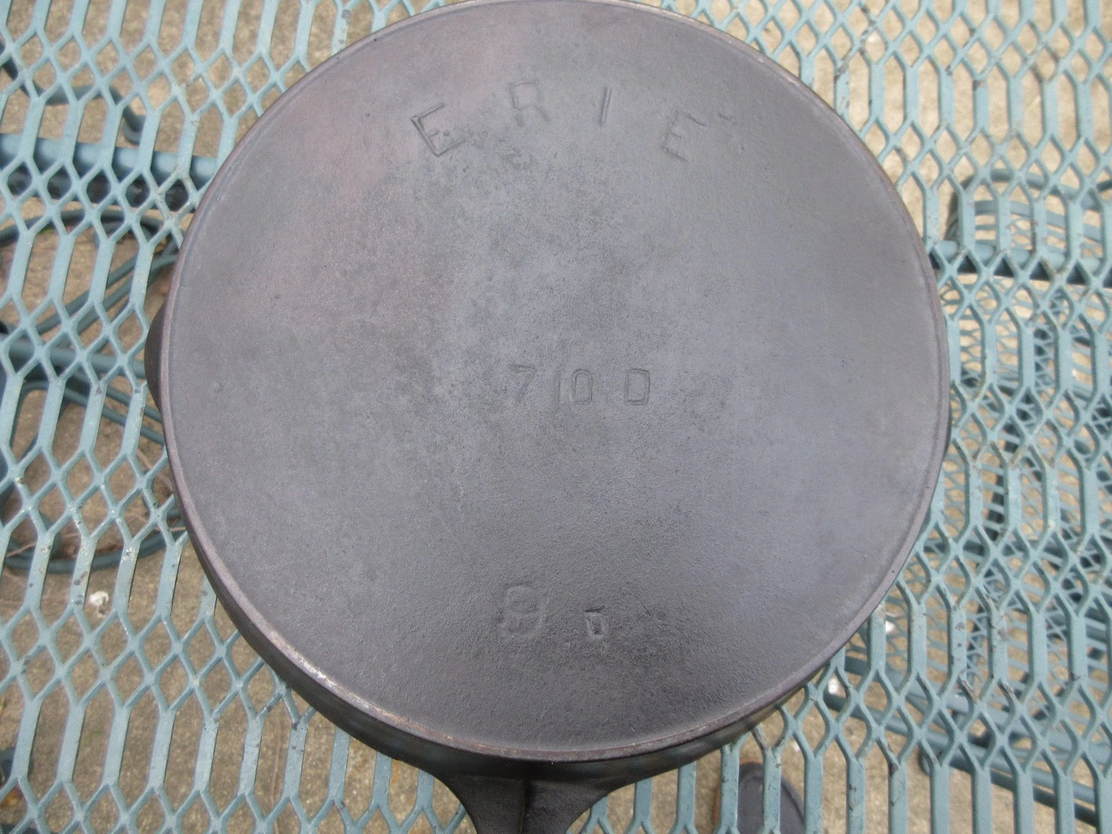 ANTIQUE ERIE CAST IRON SKILLET 710D NO 9 D WITH HEAT RING