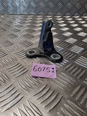 Charnière supérieure de porte latérale arrière gauche 2023 TESLA MODEL Y... - Photo 1/4