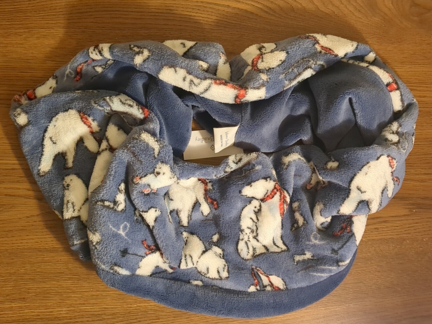 VERA BRADLEY Soft Fleece Loop Scarf Beary Merry Cool Blue Polar Bears