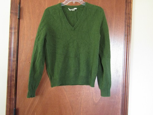 VINTAGE PRINGLE NEAT! ARMY GREEN COLOR 