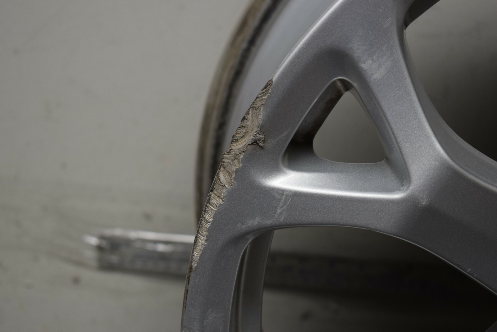 MASERATI GRANTURISMO 8.5X19 WHEEL RIM FACTORY OEM
