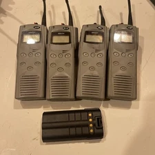 4x MACOM HARRIS MAHT-S8RXX Two Way Portable Radio (1 Battery) (shelf16)