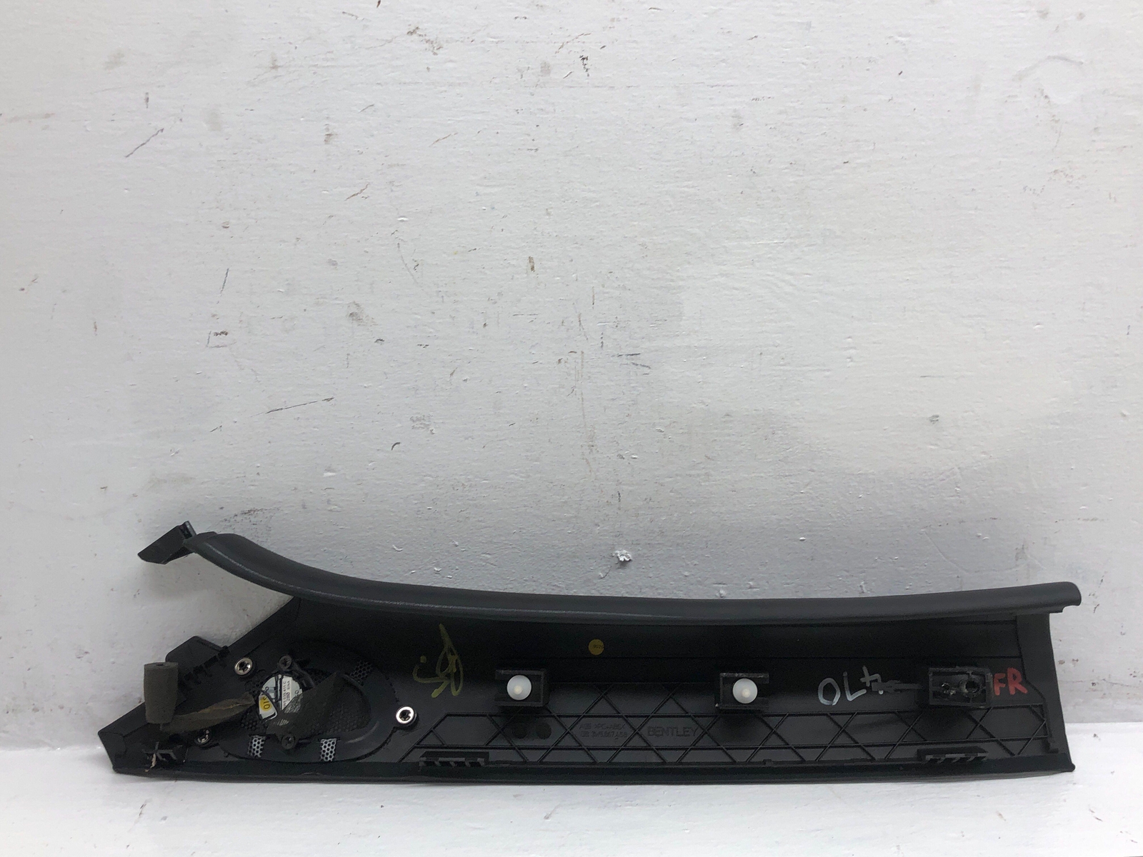 2006-2012 BENTLEY CONTINENTAL RIGHT WINDSHIELD A PILLAR PANEL 3W5867458 INDENTS