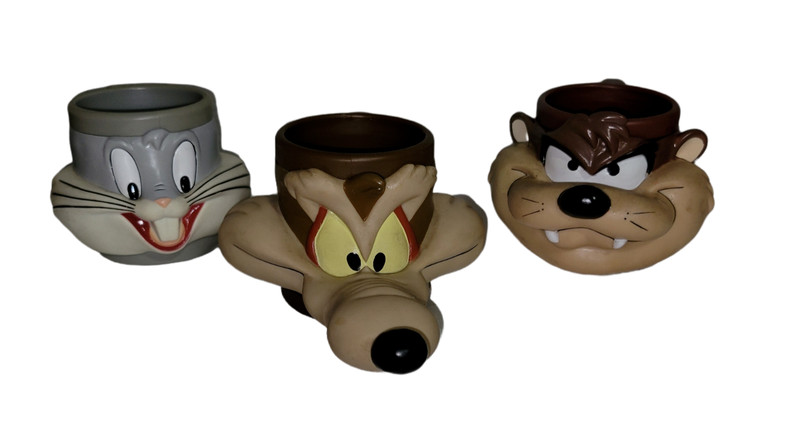 Vintage Warner Bros Looney Tunes Set Of 3-KFC 3D Plastic Mug Cup 90s