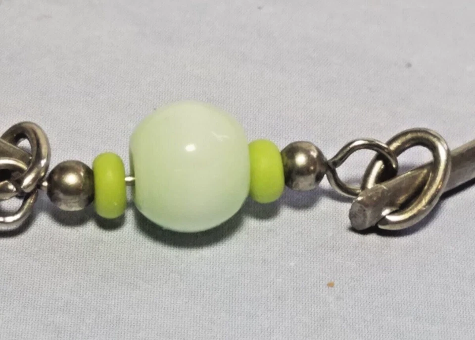 Vtg Silver Tone  Metal Light Green Stone Green Beads  Link Bracelet Fashion Foto 3 de 4