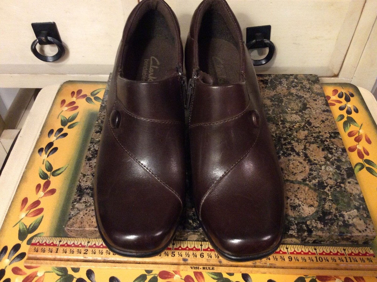 Women's Sz US 6.5 Clarks 39747 bendable Brown Leather Ankle