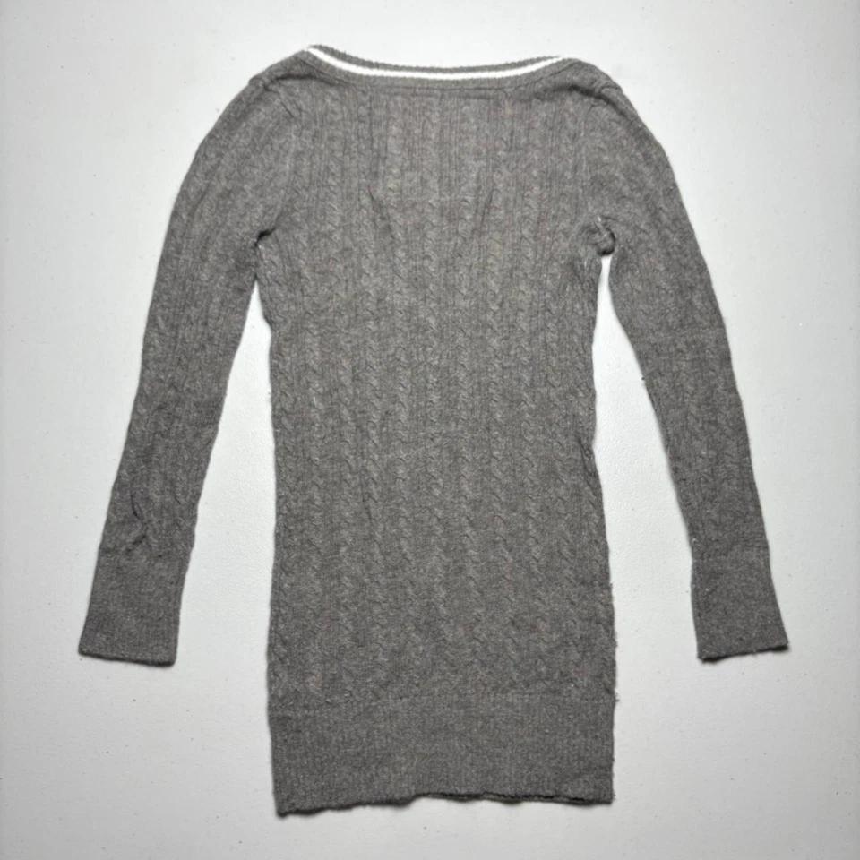 Suéter Y2K Ajustado Abercrombie & Fitch Gris Cuello en V Profundo Tejido con Cable Manga 3/4 Foto 3 de 4