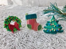 VTG 3 Toy Rings Decopac Christmas Wreath, Stocking, Tree Cupcake Toppers Plastic