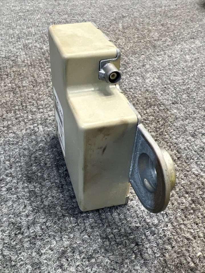 Módulo de refuerzo de antena BMW M3 E92 2008-2013 693502401  Foto 2 de 3