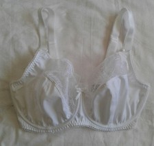 LADIES BRAVISIMO WHITE UNDERWIRED BRA SIZE 32G